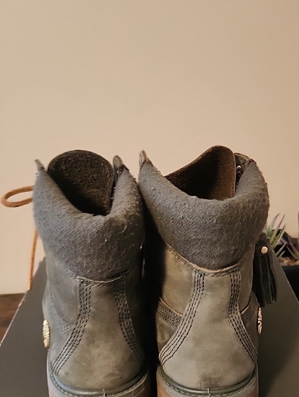 Timberland Lace-Up Suede Boots in Olive Green with Tan Laces - Picture 4 of 7